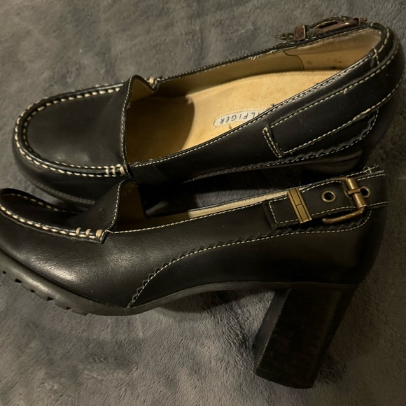 Vintage Tommy Hilfiger Women's Leather Buckle Heeled Loafers - Picture 2 of 7